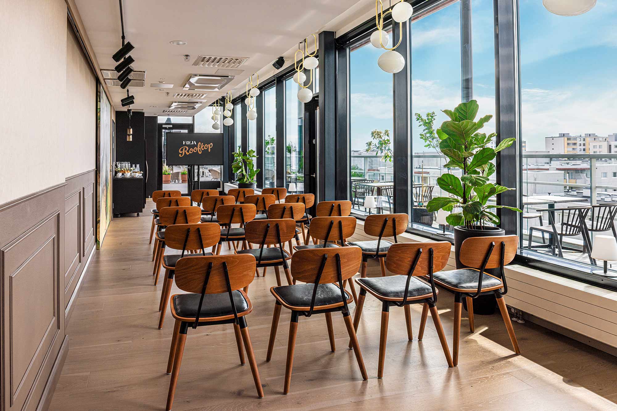 Freja Rooftop on yksityiskäyttöön vuokrattava kokoustila Espoon Matinkylässä.