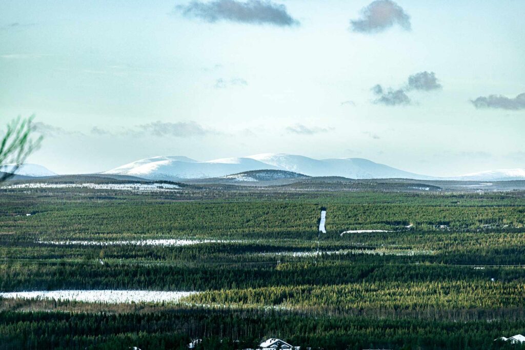 Masiema Levi Summitista tuntureiden ylle.