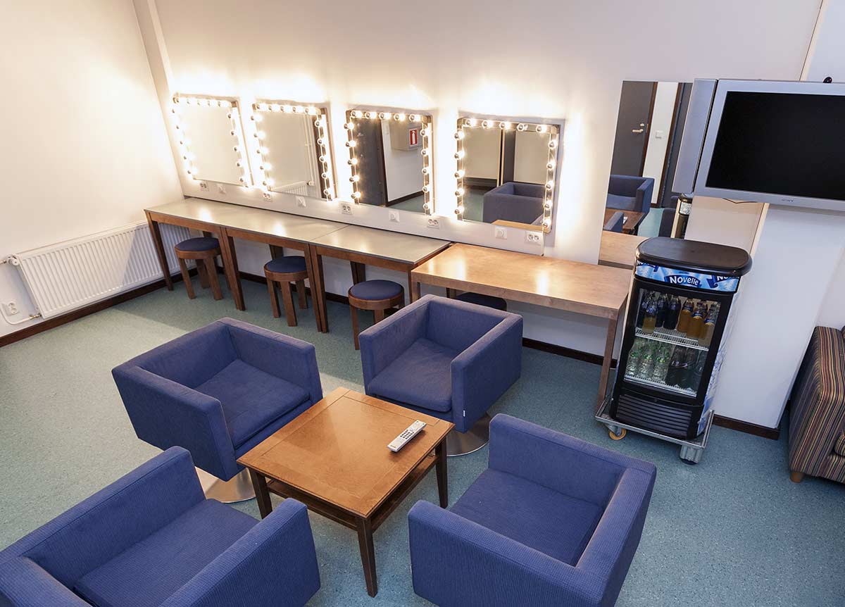 Levi Summitin pukuhuoneet.