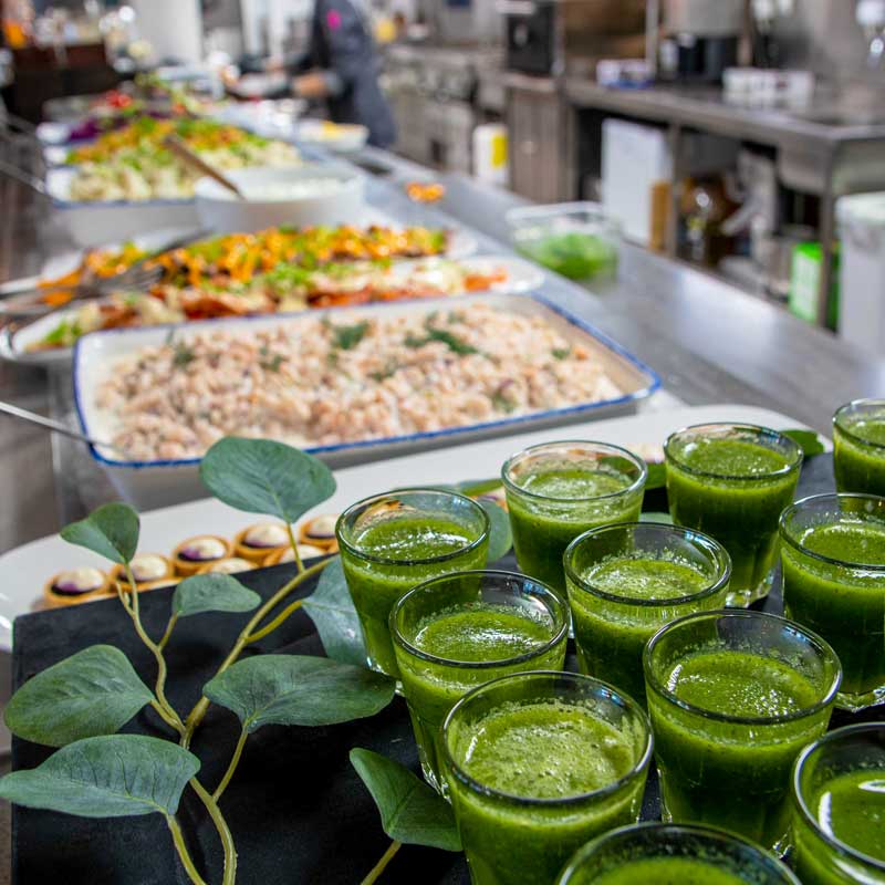 Ravintola Frejan brunssin alkupalat katettuna.