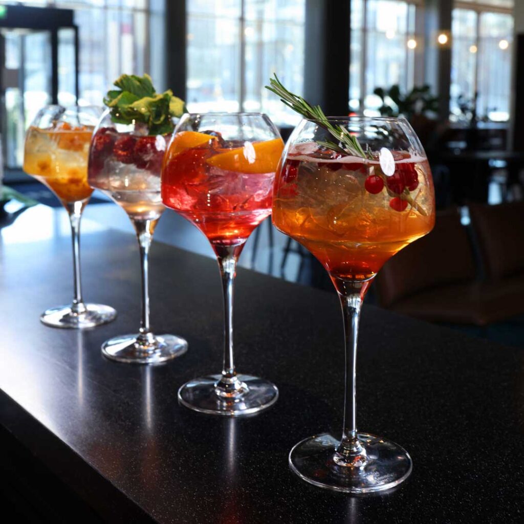 Sesongin Cocktail-juomia Frejan baarista.