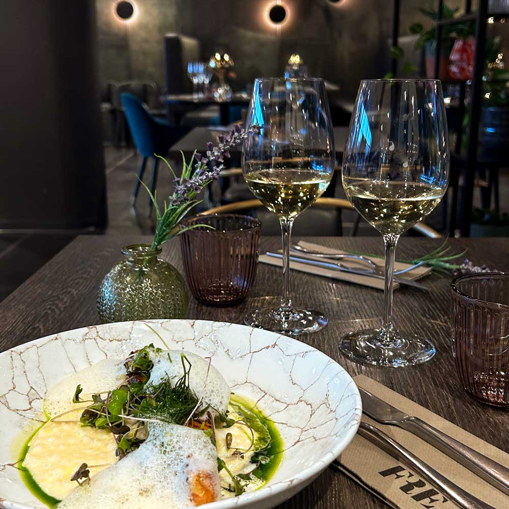 Frejan risottoa ja kalaa bistromenulta.