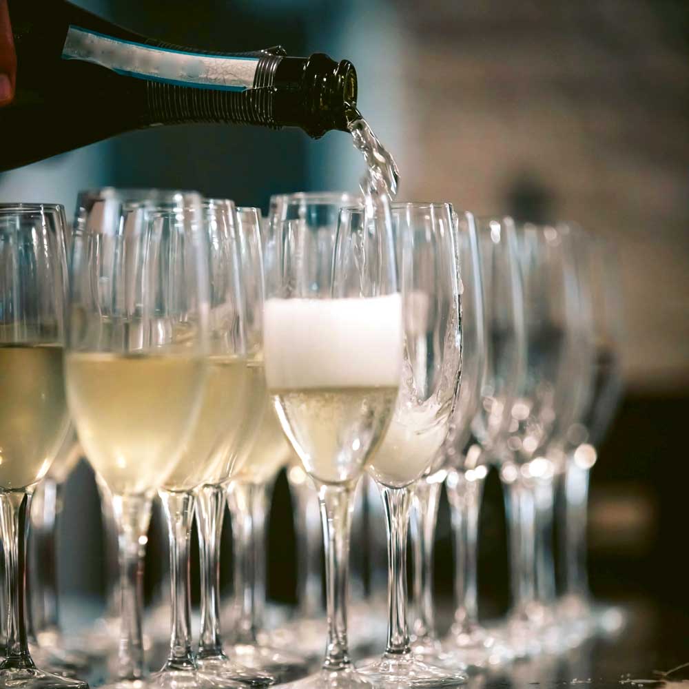 Viininmaistelu Freja Rooftopilla.