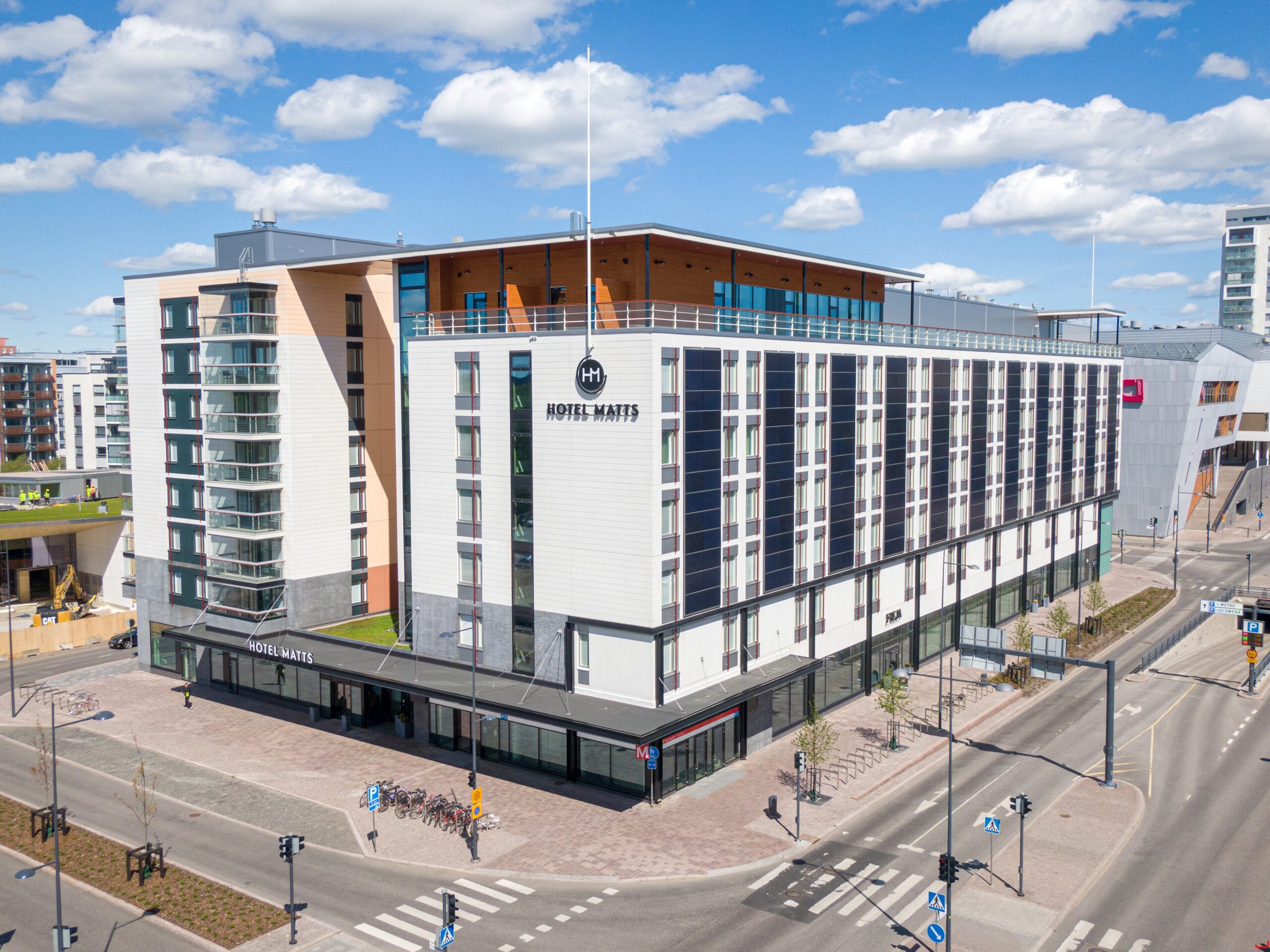 Hotellin aurinkopaneelit