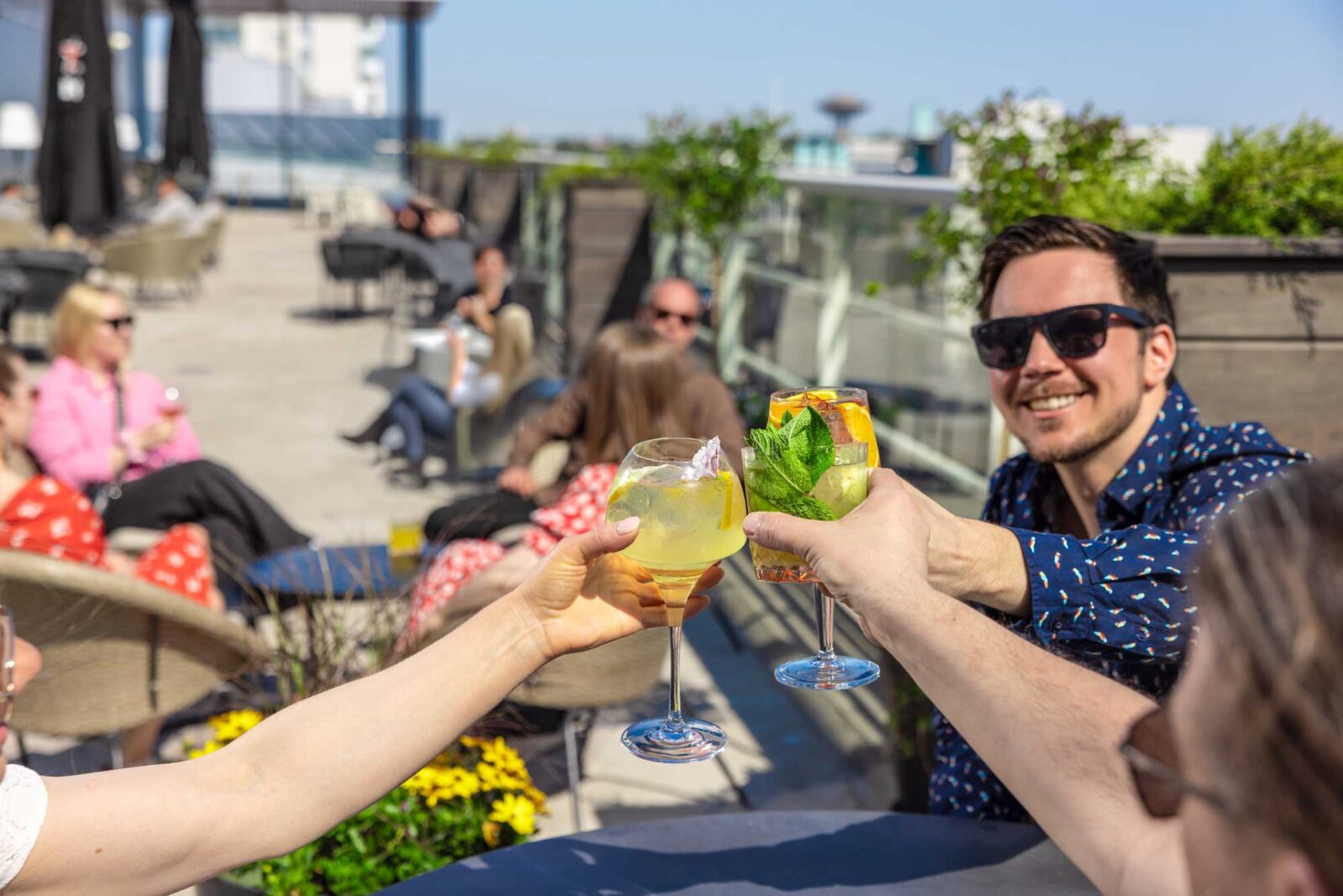 Freja Rooftop, summer day and fresh drinks.