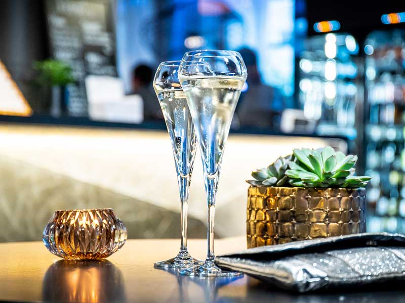 Samppanjalasti Frejassa.